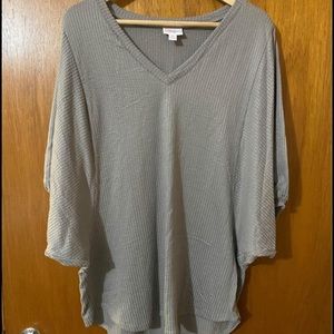 NWOT Lularoe renee top M